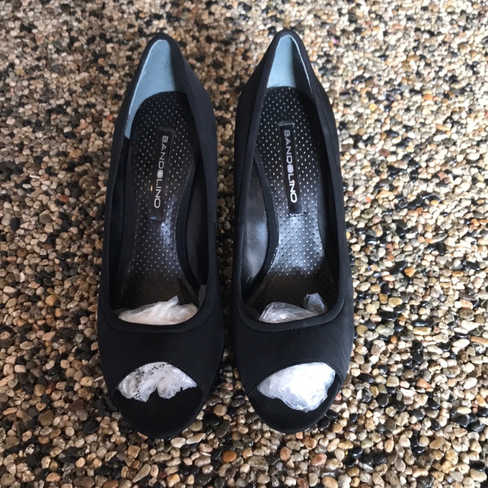 Bandolino Black Peep Toe Heels